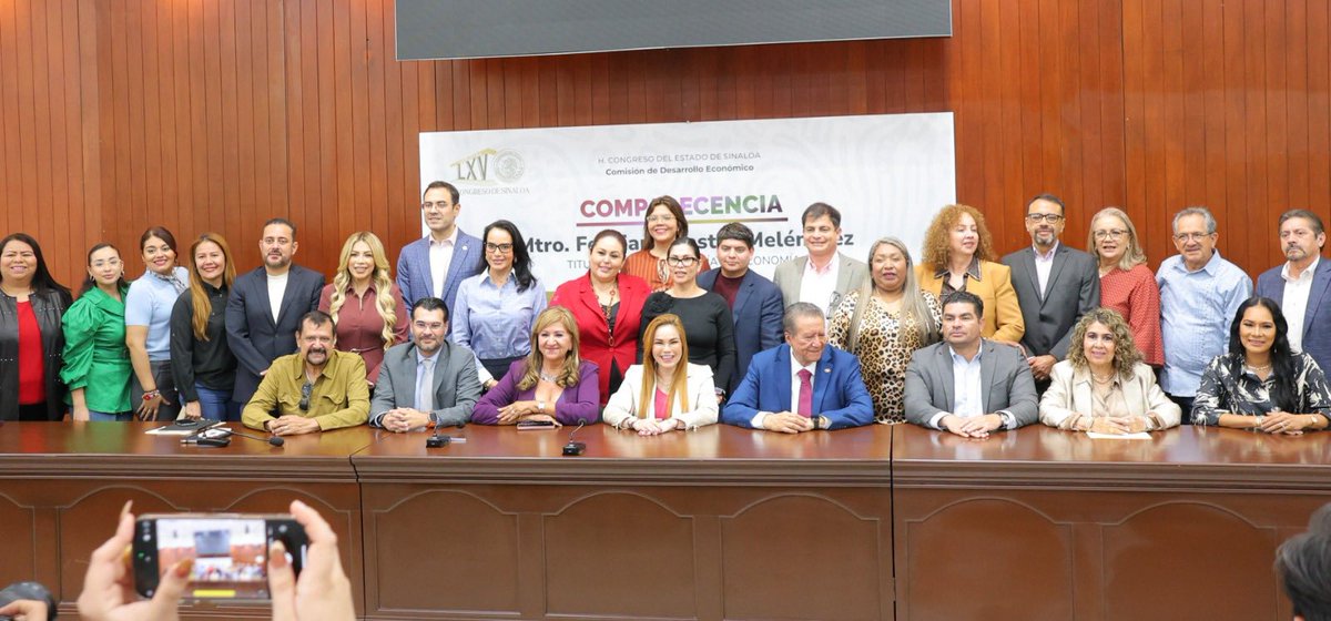 #Política || LA REVISIÓN DEL TMEC REPRESENTA UNA OPORTUNIDAD ESTRATÉGICA PARA SINALOA: #PAS || #TNoticias <a href="/PAS_Sinaloa/">Partido Sinaloense</a> <a href="/Robespierrelo/">RobespierreLizárraga</a> 

facebook.com/share/p/17sfcv…