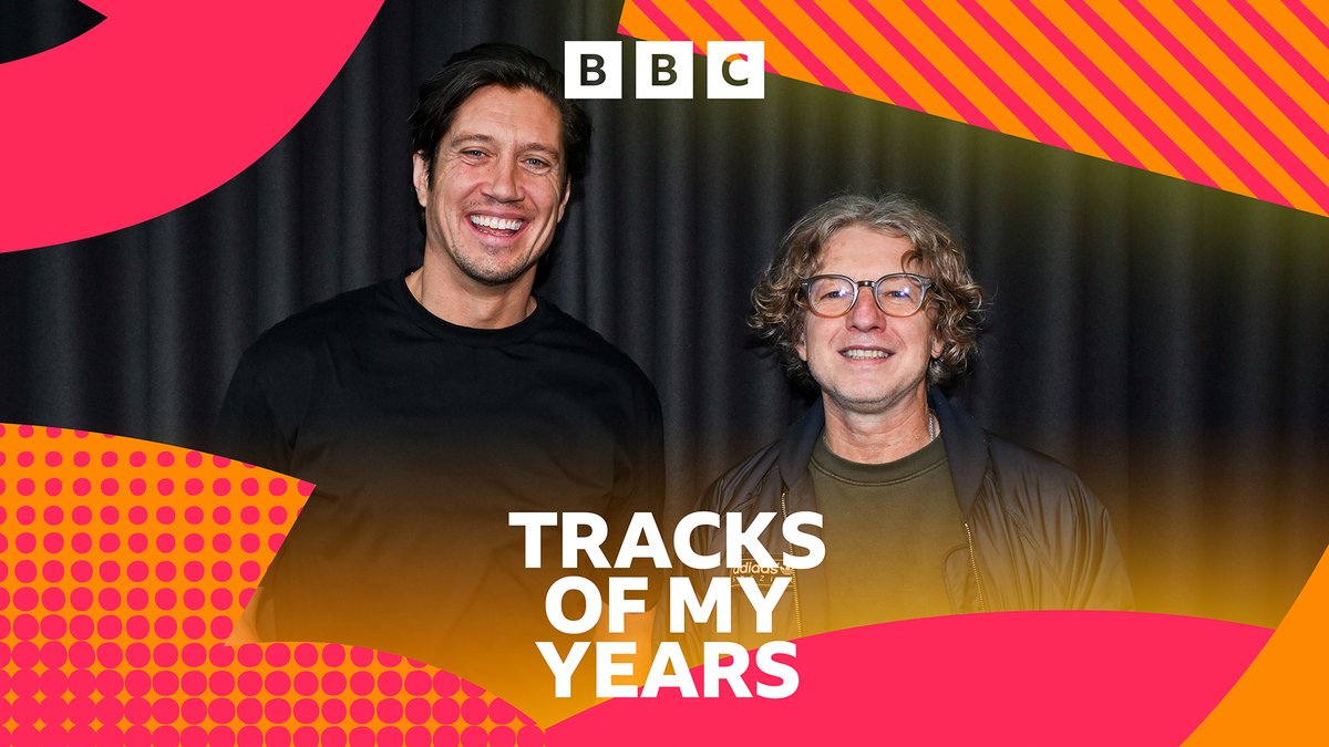 castofficial's tweet image. All this week @johnpowerla is choosing his Tracks Of My Years with @vernonkay! 🧡

Listen to his full selection on @BBCSounds 📻

#Cast #YeahYeahYeah