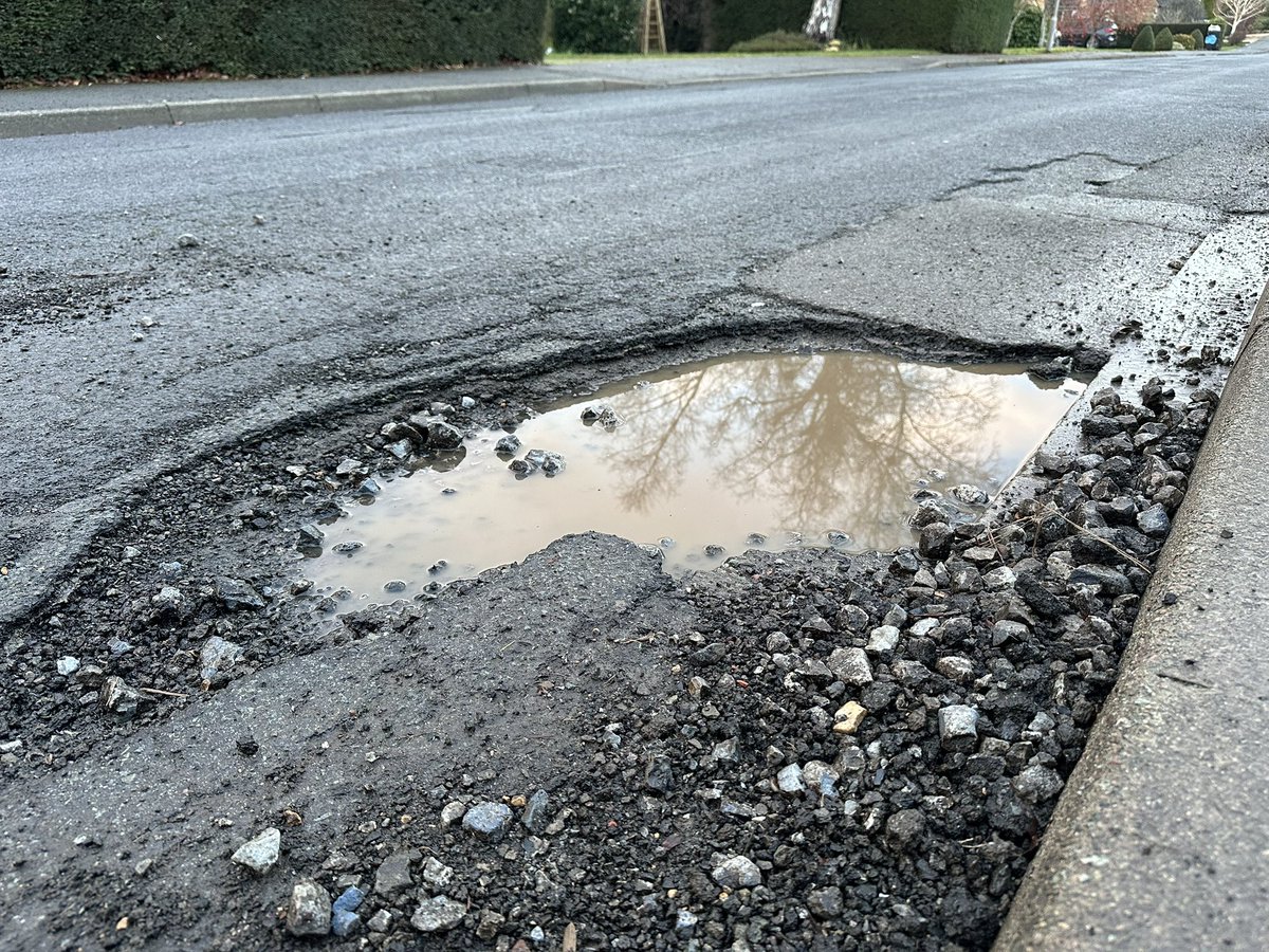 PrisonPlanet's tweet photo. Same short stretch of residential road. 

Council tax has risen 50% in the past 10 years. https://t.co/kYQRX6bo3c