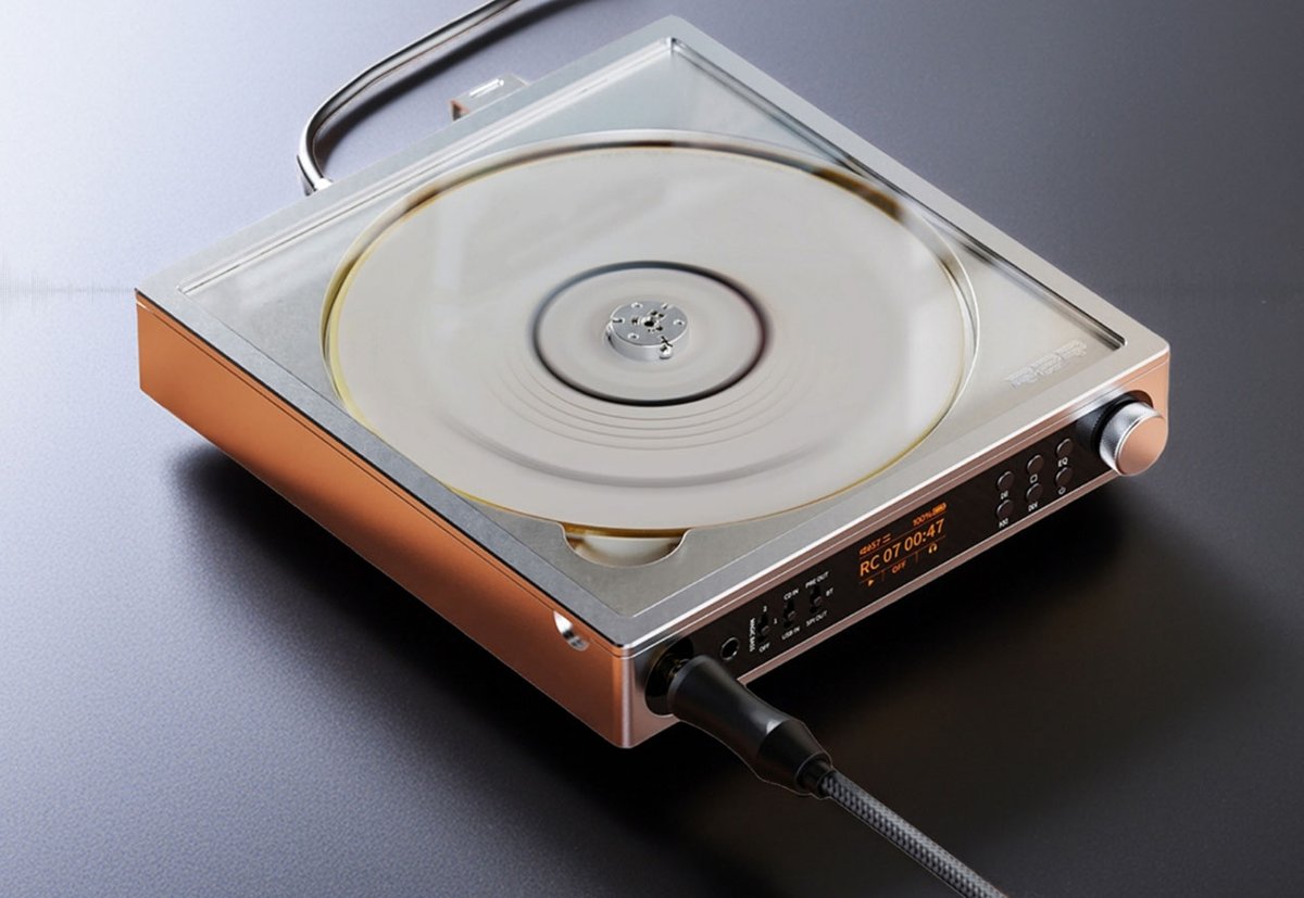 designmilk's tweet image. FiiO Is Bringing Back Portable CD Playing With the Latest Tech dlvr.it/TQRR3Z