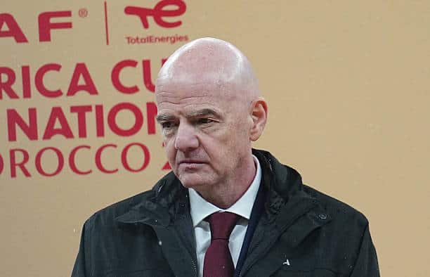 autruicomoi's tweet image. Infantino, on n’a aucune leçon à recevoir d’un homme corrompu et indigne comme toi. Tu as donné à un FASCISTE un Prix inventé FIFA de la Paix après avoir interdit au monde du football de dénoncer le GÉNOCIDE à Gaza. Nous assumerons toutes les conséquences de l’acte posé hier…
