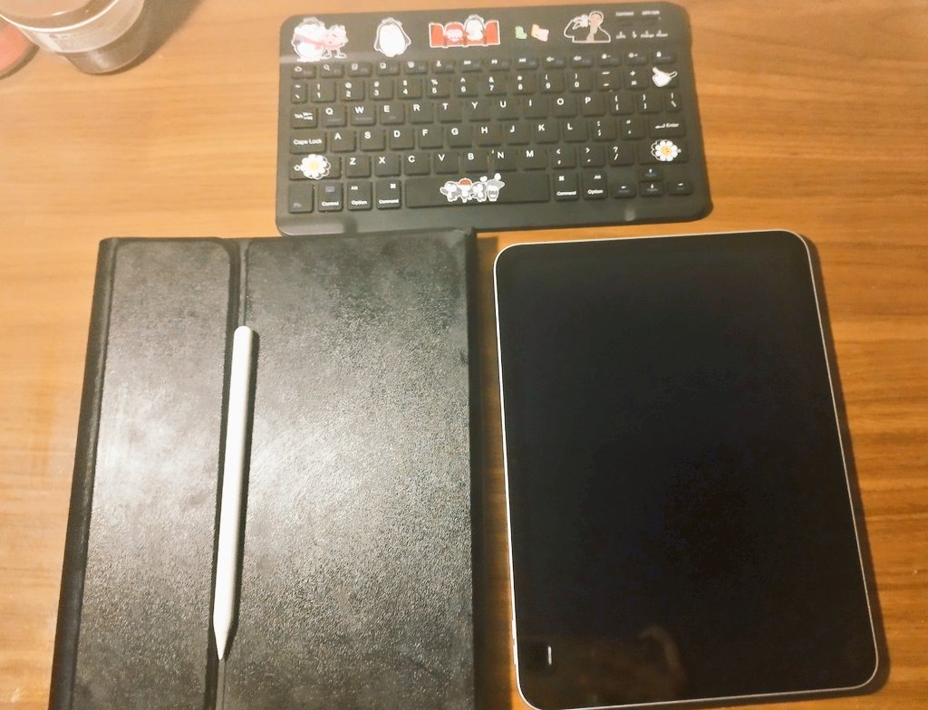 ciemqi's tweet image. #WTS iPad Gen 10 white IBOX wifi only 256 GB Like New. BH 100%, Garansi on sampai 20 Januari 2026 jarang dipakai.

price : negoin free keyboard + case (baru beli) + pensil

fullsett casan + dus

📍depok dekat ui
prefer cod st ui/kampus ui

minat dm/wa #zonauang #zonaba