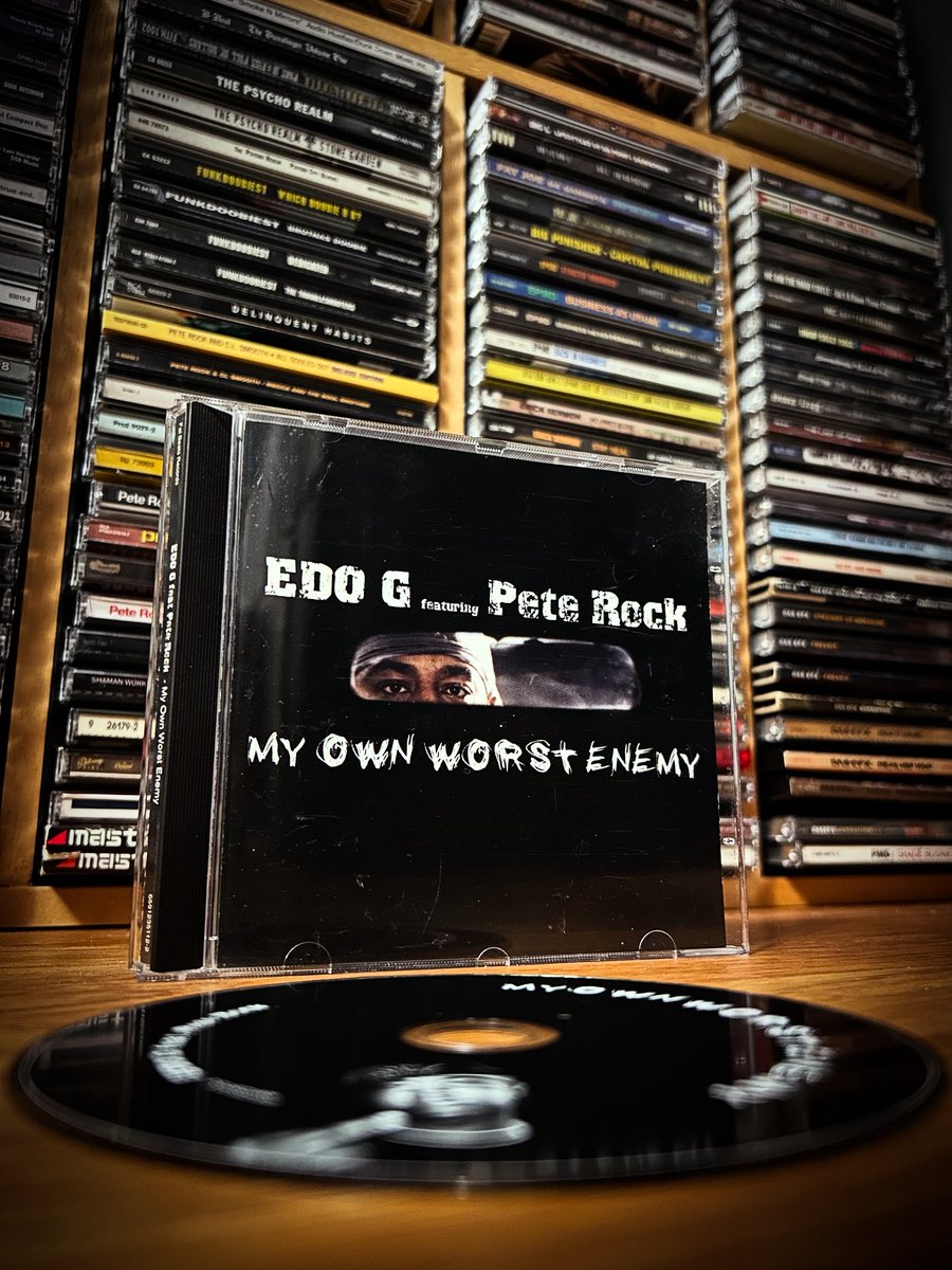 hiphopgods's tweet image. @edogboston featuring @PeteRock - My Own Worst Enemy

#edog #peterock #hiphopgods