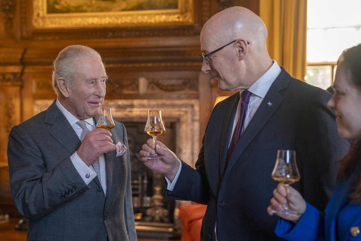 The Royal Family tweet media