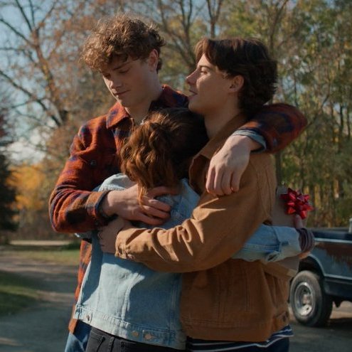 ClowninACornBR's tweet image. Vincent Muller relembra que a última cena do filme foi, na verdade, a primeira que eles gravaram:

“Deveríamos ter tido um ano ou algo assim para construir uma química e eu praticamente os conheci naquela manhã [risos]. Mas essa é a parte de ser ator e adorei o resultado.”