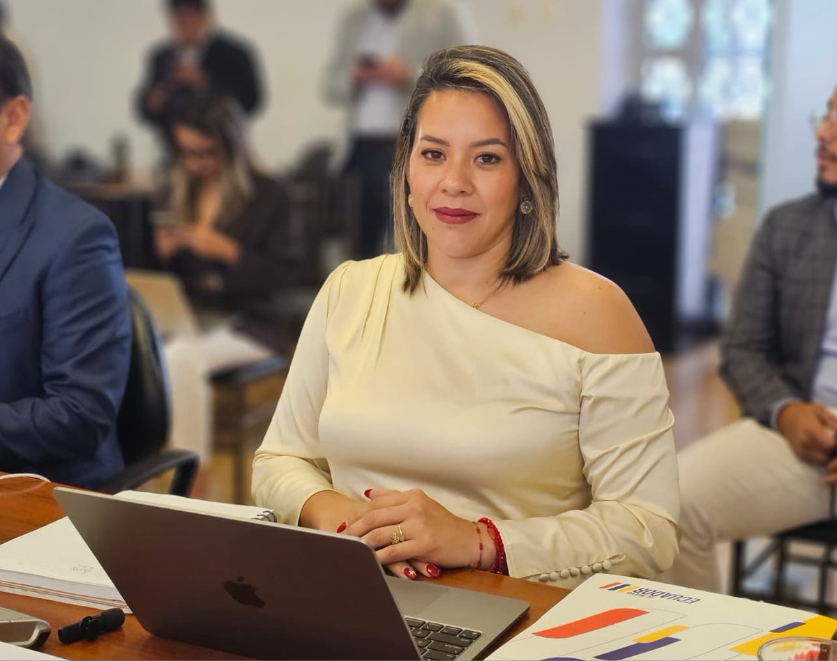 Acess_Ec's tweet photo. #Quito | Nuestra Directora Ejecutiva, @PaoAguirreOtero, participó en las sesiones 87 y 88 de @DerechoSaludAN, dónde expuso aportes técnicos a los proyectos:

☑️ Ley Orgánica que Regula el Derecho a la Reproducción Humana Asistida.
☑️ Ley que Regula los Procedimientos Eutanásicos. https://t.co/q0K3F6eZF0