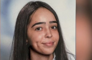 SirenesFR's tweet photo. 🔴FLASH | La famille de Camélia, lycéenne harcelée qui s'est suicidée en se jetant sous le RER, regrette d'avoir eu «une confiance totale en la direction» . (Le Parisien)