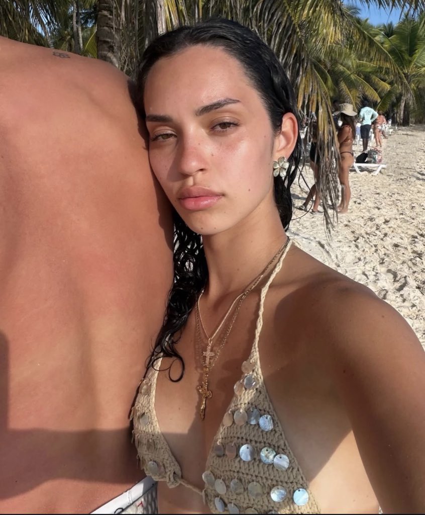 sfvmanu's tweet image. sem lubrificante, dia todo, noite toda, tesourinha, 69, conchinha, de quatro, de frente, de lado, de cabeça para baixo, na cama, no chão, no sofá ou na cadeira, contra a parede, contra a janela, de cintaralho, com vibrador até as pernas dela cederem e os vizinhos escutarem