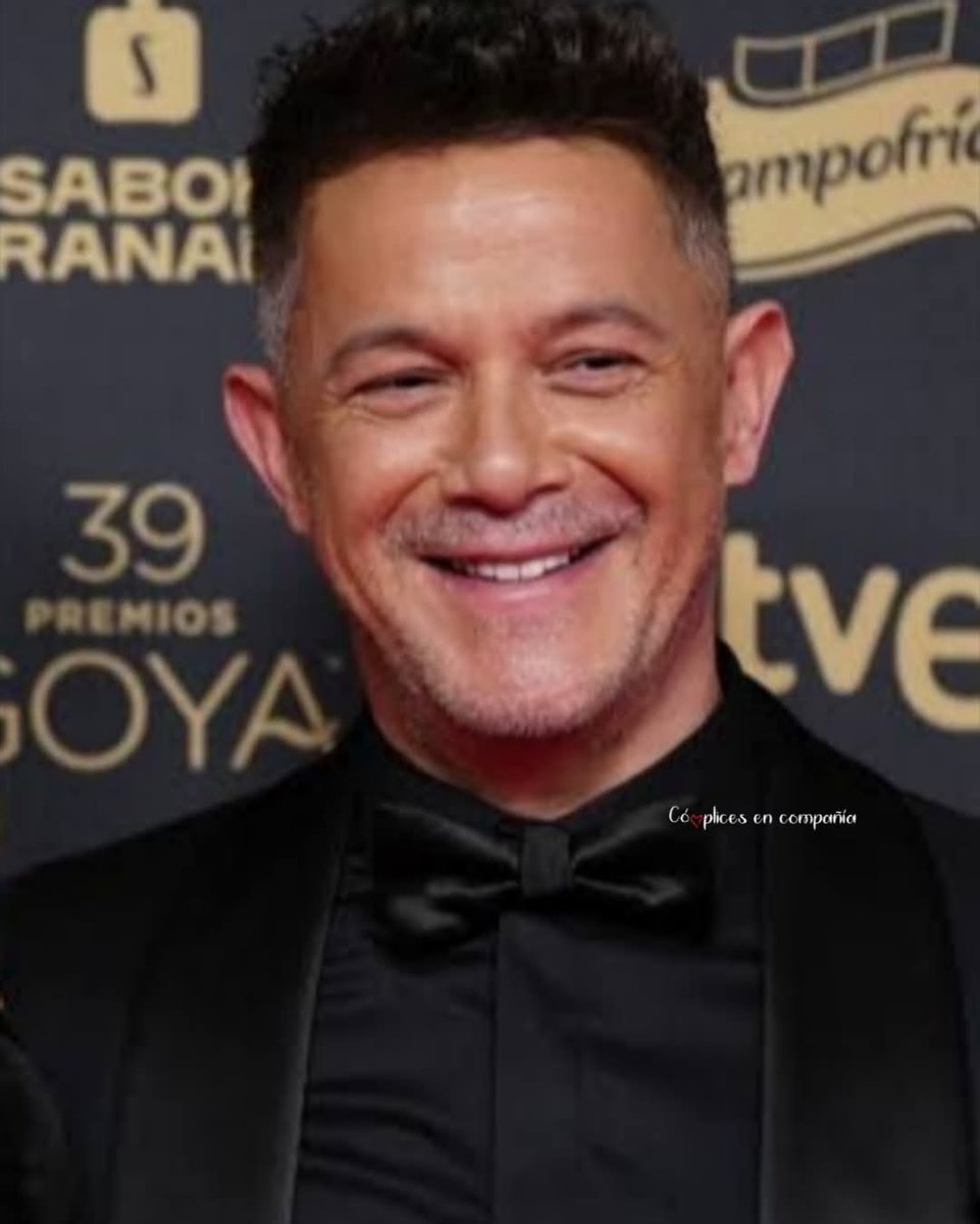 complicesdeASZ's tweet photo. De lunes a viernes tienes mi amor…

.
.
#AlejandroSanz 
#ComplicesEnCompañia https://t.co/4A5DKFn6v8