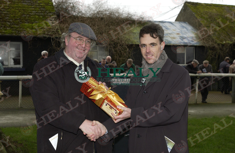 Thurles 19-January-2006  <a href="/thurlesraces/">Thurles Racecourse</a>
#20yearsago  #archives  #fromthearchive  #memories #HorseRacing  #HealyRacing  #ReelingInTheYears  #OnThisDay
Thyne Again and <a href="/_Davy_Russel_/">Davy Russell</a> win for owner Simply The Best Syndicate and trainer Liam Burke.
(c)healyracing.ie