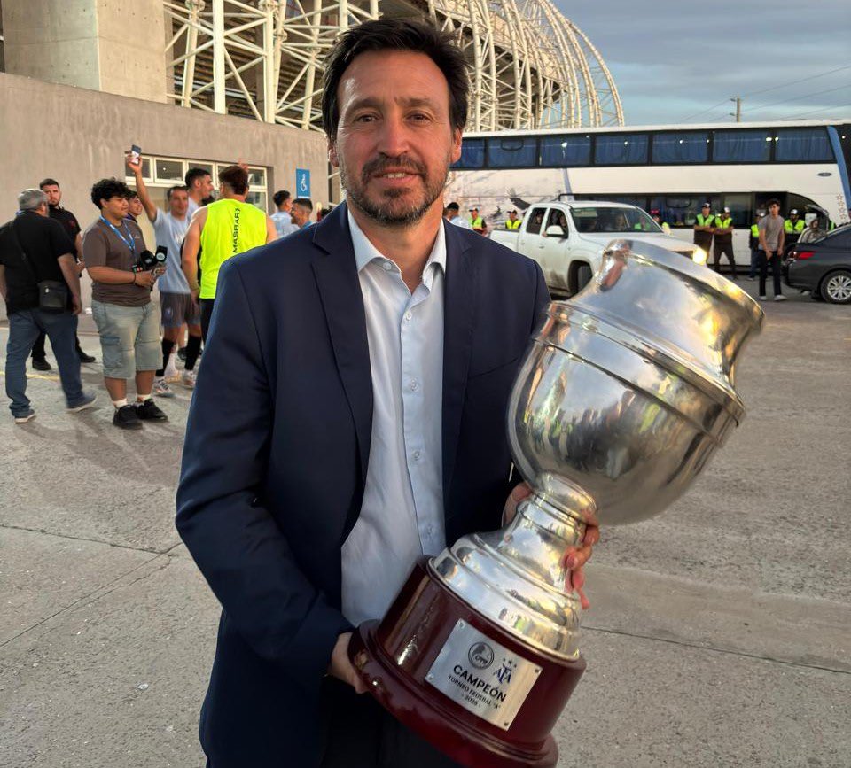 #AHORA | En <a href="/Deportivo1270/">Deportivo 1270</a> ⚽️ conversamos con Sebastián Alzueta, secretario general del Club Ciudad de Bolívar.

💻 provinciaradio.com.ar