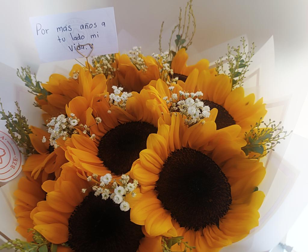 Yunnkw_'s tweet image. @Mess_45  🌻🤍