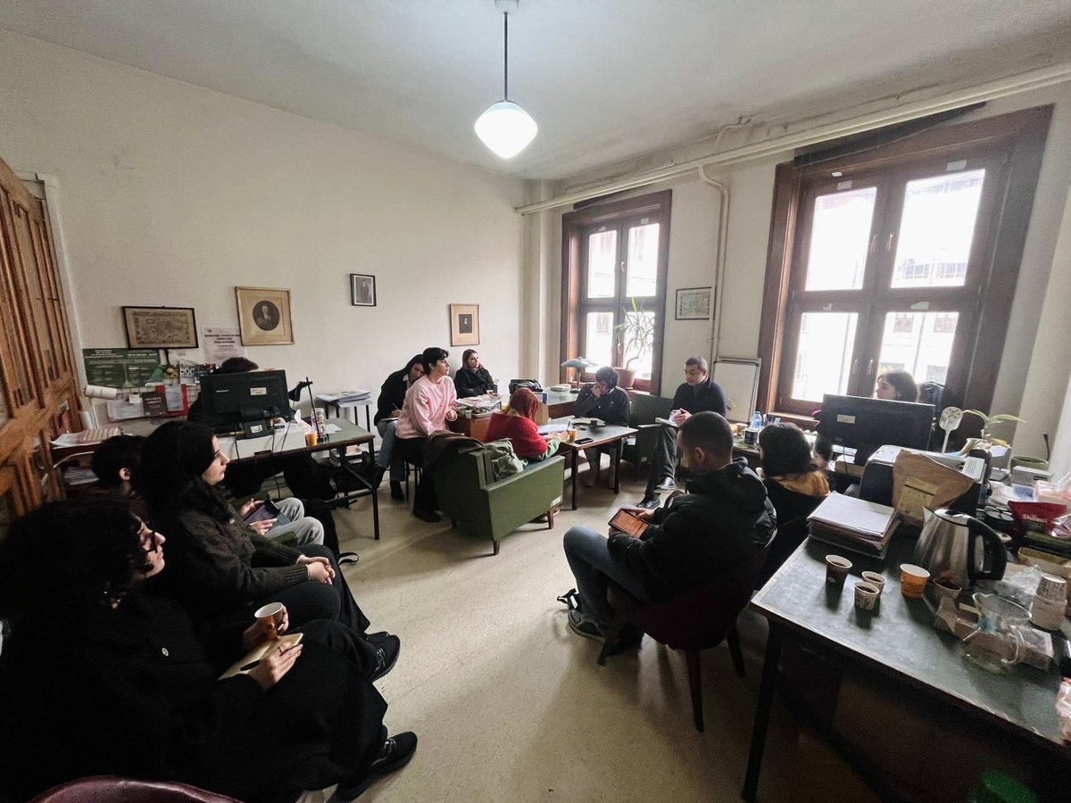 İÜ Felsefe Topluluğu tweet media