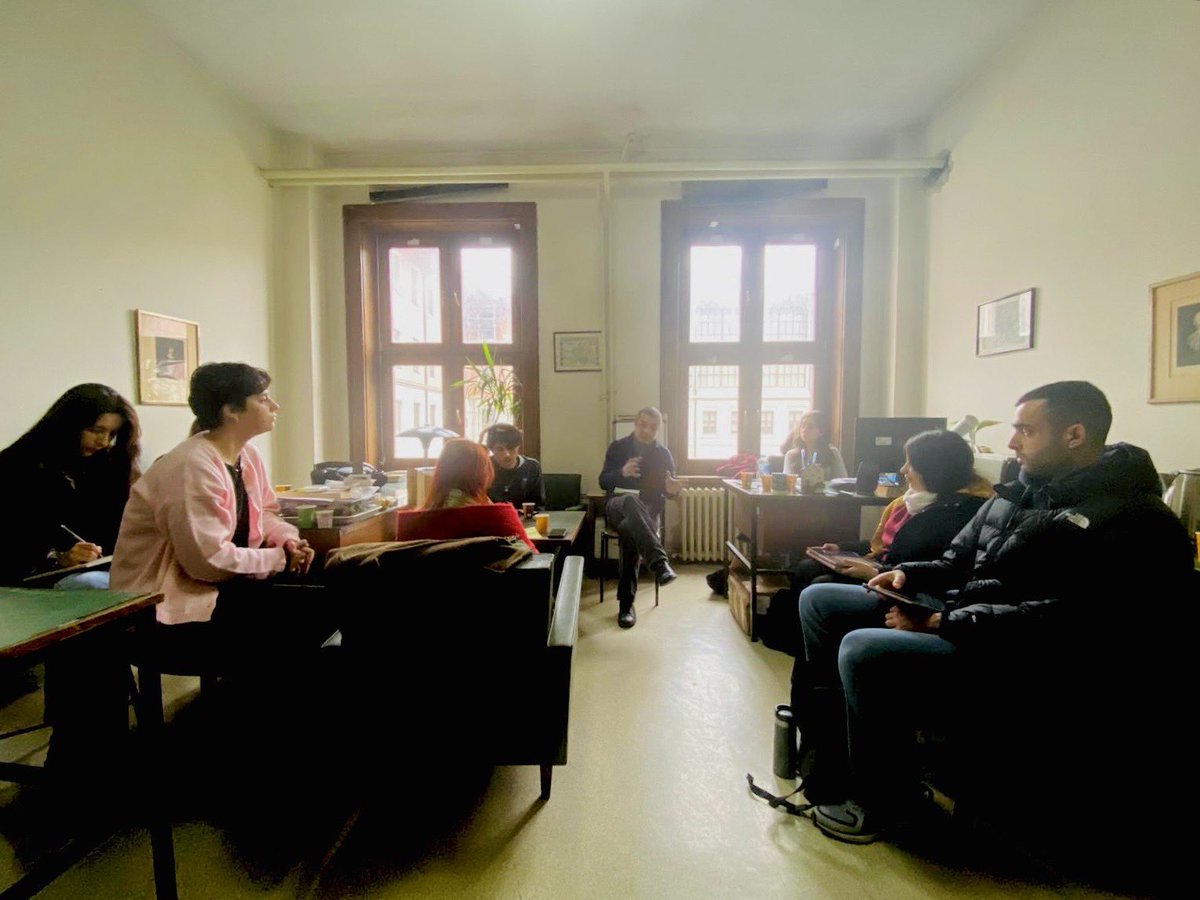 İÜ Felsefe Topluluğu tweet media