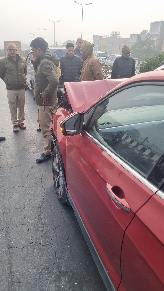 <a href="/VW/">Volkswagen</a>group @VW Airbags Failed to deploy in Taigun after a major crash on the highway in India. Unbelievable. Despondent and disturbed by VW quality &amp; evasive response from @VolkswagenIndia Shocked by the indifference to a trusting customer's plight.