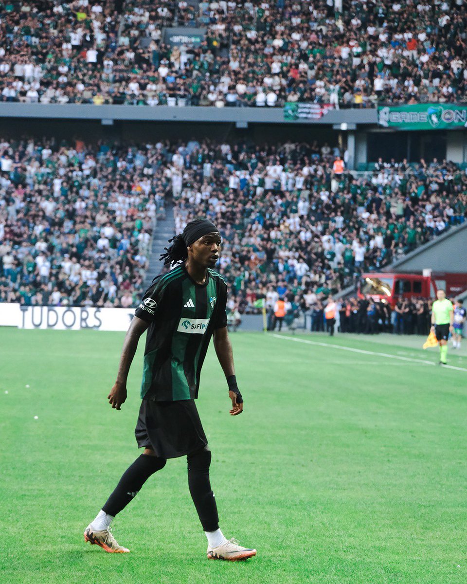 lagolfocom's tweet image. Muhammet Can Görücü: Jo'nun Selçuk İnan ile arasında bir problem olduğu duyumu aldım.

Hamza Mutlu: Benim tahminimde şu Show sakat, Keita cezalı oynamayı bekliyor. Taktik idmanda kendini göremeyince antrenman sonrası bir yerim ağrıyor vs. demiş olabilir. 

Hocada sinirlenip 21…