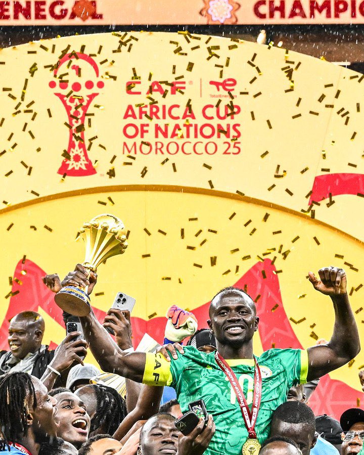 abro_abraham_'s tweet image. Toutes les équipes qui ont affronté ou non le Maroc 🇲🇦 durant cette CAN ont dénoncé les manœuvres en coulisses et les décisions arbitrales scandaleuses, flagrantes aux yeux de tous.

C’est le Sénégal 🇸🇳 qui a eu le courage de dire STOP 🛑 . Une finale, ça ne se joue pas tous les…