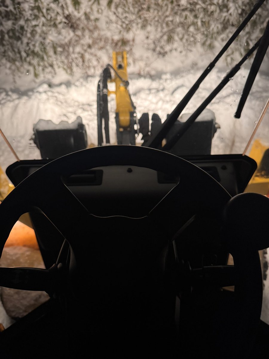 ZeusDisc's tweet image. 疲れた😓
飽きた😑
除雪の時間は長いが釣りの時はあっと悠馬
朝まで頑張ります😩