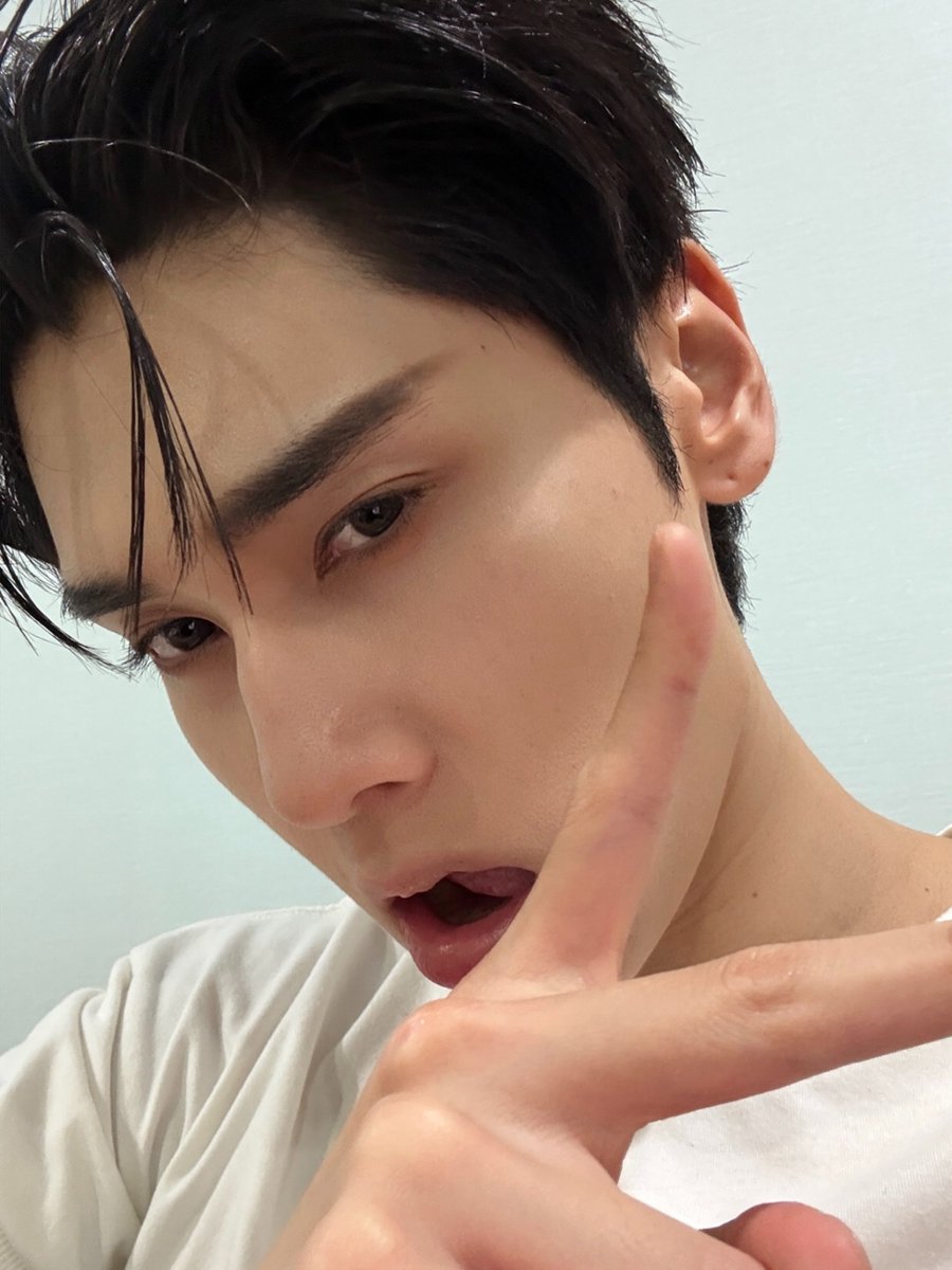 dunknatachai's tweet image. ขอบคุณที่ให้พวกเราได้มา unbox oppo reno15 มาสัมผัสเทคโนโลยีใหม่ๆ สายถ่ายรูปนี่ชอบเลย ขอบคุณทุกกำลังใจ ที่ส่งมาทั้งหน้างาน และ social นะครับ วันนี้ใจฟูมากๆ ขอบคุณนะครับ เลิฟยูวว my people 🐻‍❄️🖤

OPPO RENO15 UNBOX JOONGDUNK
#Reno15SeriesTHxJoongDunk