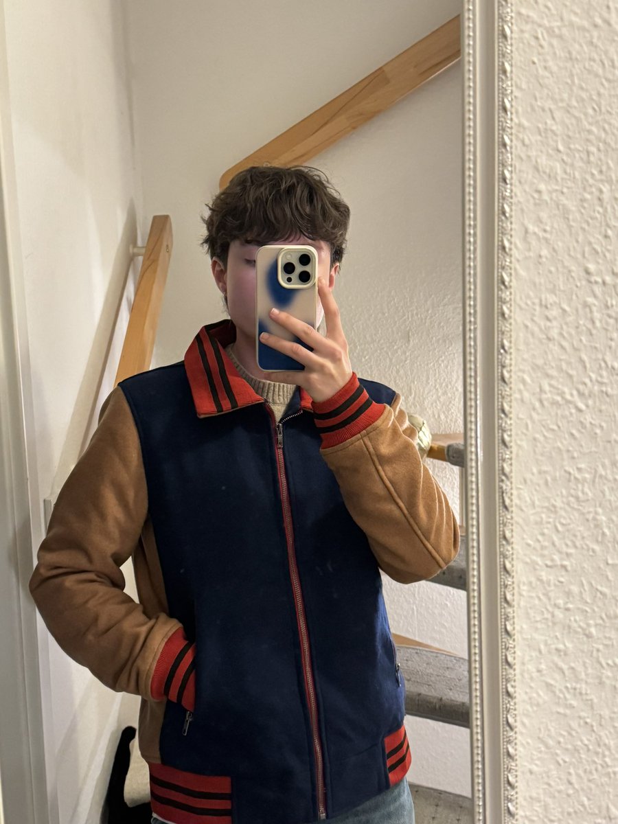 hivedmind's tweet photo. https://t.co/zq0vXXZGjj 

munday and look what just arrived (the sleeves are a lot darker than i expected but meh) https://t.co/6Amtg2Xjtq