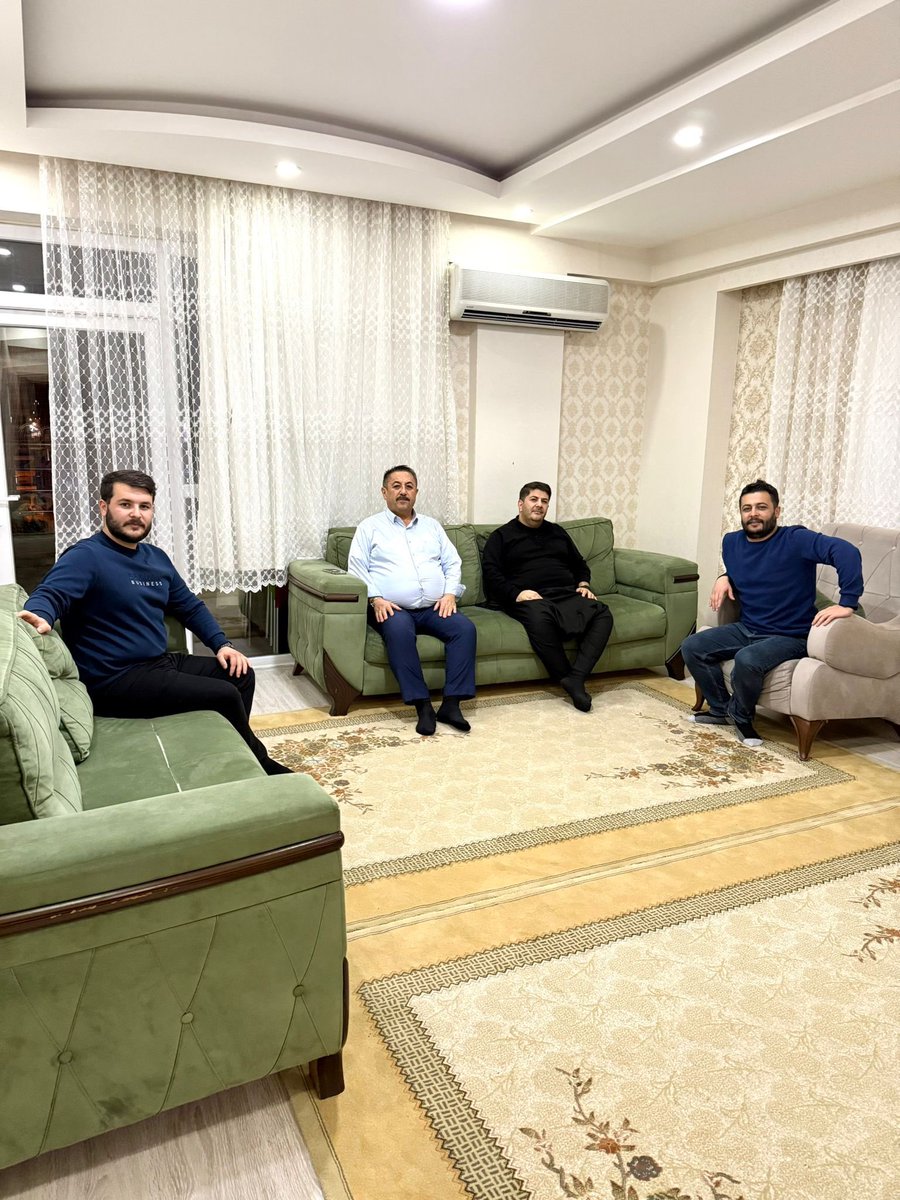 Bu gece kardeşim Bedir ve yeğenlerim Kemal,Mehmet Sinan’la birlikteyiz.