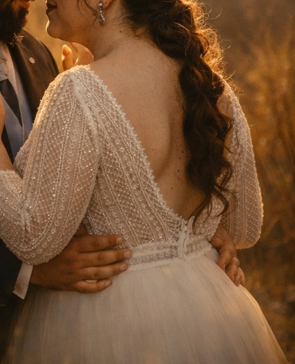 ¿Me puede gustar más mi puto - vestido - de novia? 

Sé que era mi vestido cuando cuatros años después sigo pensando en que no me lo quiero quitar jamás de encima 🤣🤣🤣