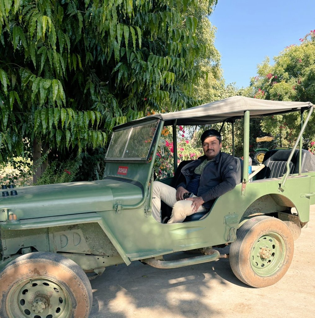 advprashantshu's tweet photo. समाज में सबसे सुरक्षित आदमी वही है, जिसके पास न विचार हैं, न सवाल।

#lokpanktiyan https://t.co/yvT6AqGfUd