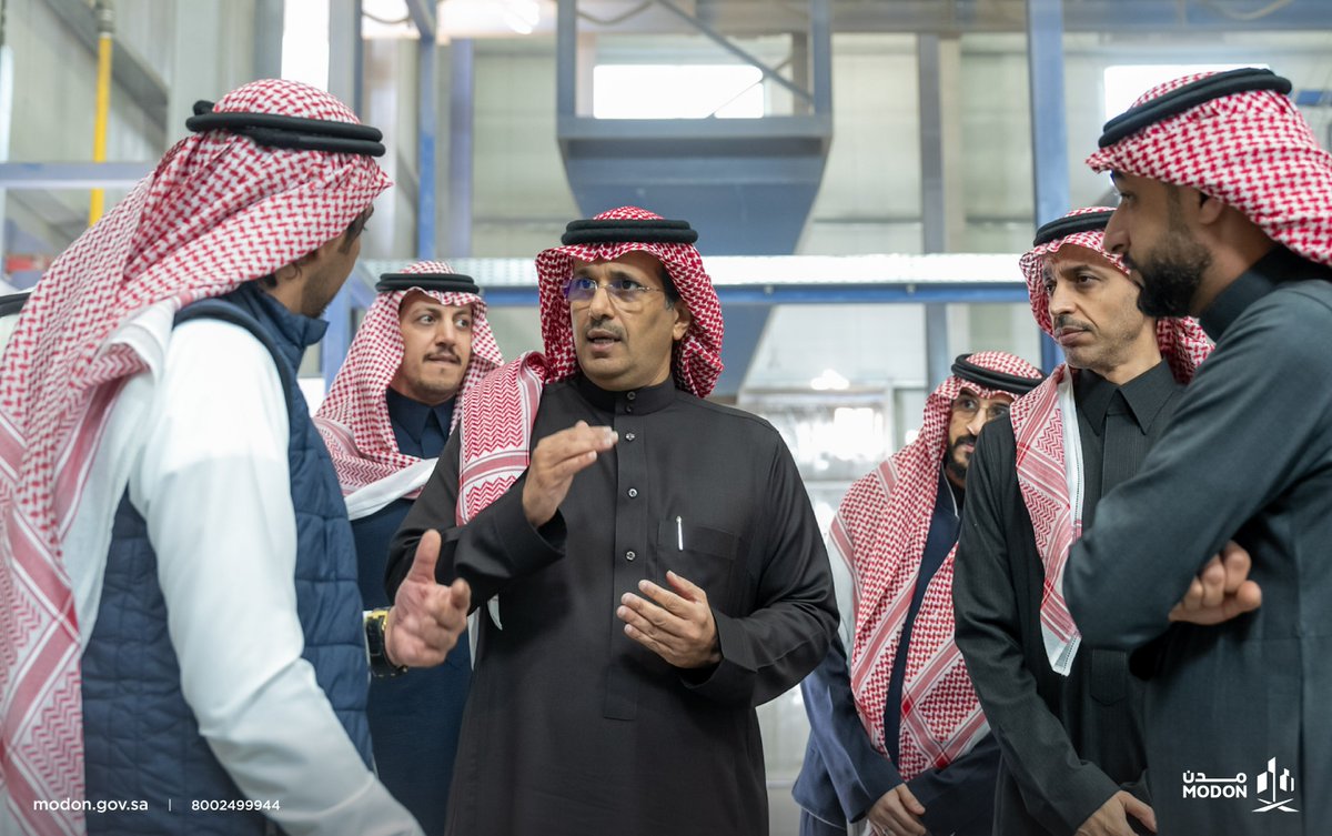 Modon_En's tweet image. During his visit to the Tabuk Industrial City, H.E. the CEO of #MODON, @M_Alargoubi , visited Abdullah Abideen Bukhari Factory for Industry, the first factory in the Middle East to obtain the Concrete Sustainability Certification, and reviewed its operational processes and role