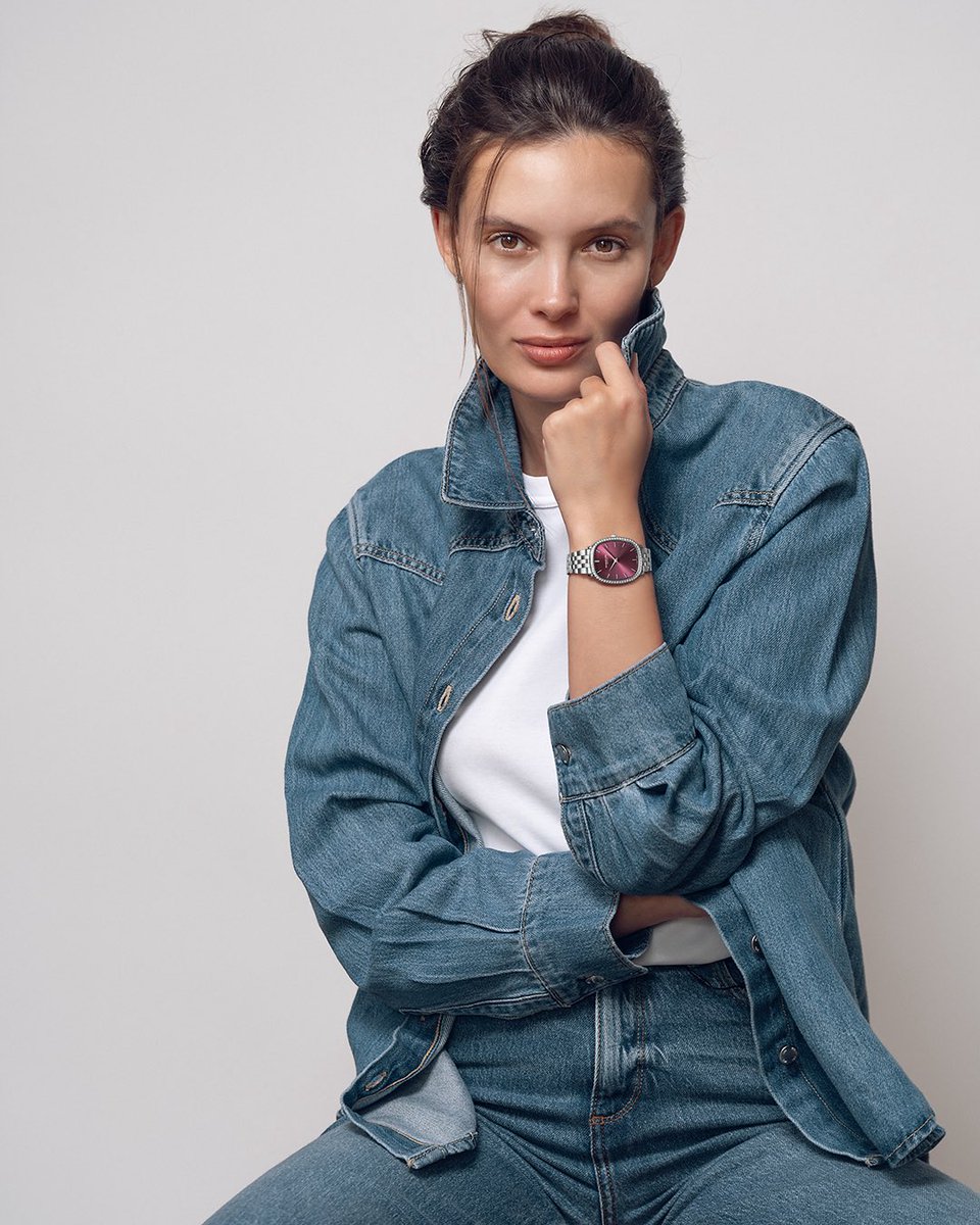 Composed with structure, performed with soul.

The new Toccata Heritage revisits a signature oval form from the Maison’s archive, refined through redesigned shoulders and a newly defined crown. #RAYMONDWEIL #PrecisionMovements #RWToccata #swisswatchmaking