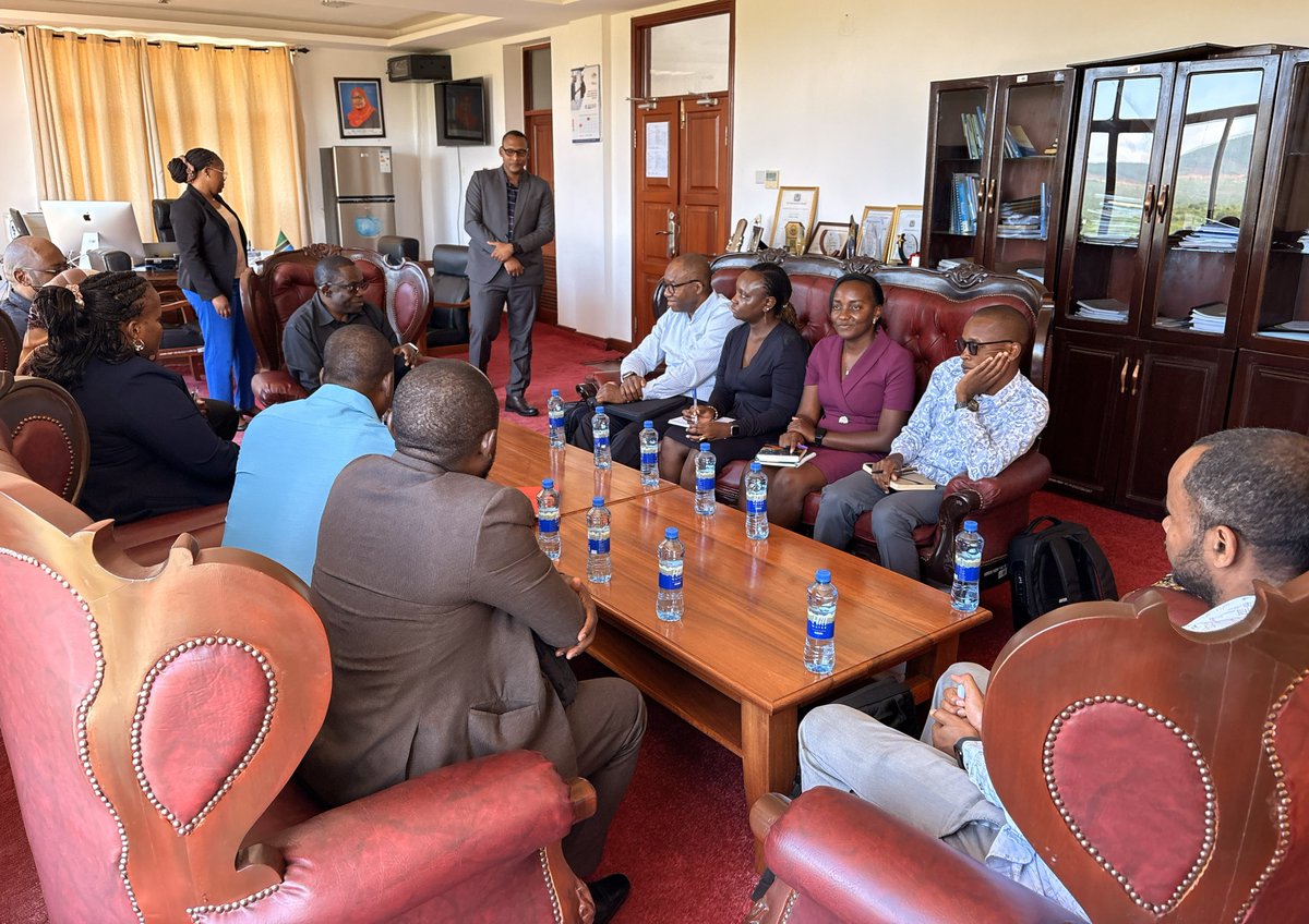 With support from the Gates Foundation, @LSTMNews is partnering with the <a href="/udomtheofficial/">The University of Dodoma</a> Dodoma to test AI-enabled obstetric ultrasound in 32 primary health care facilities across Dodoma.
The SAFARI Project aims to help detect high-risk pregnancies earlier and strengthen care.