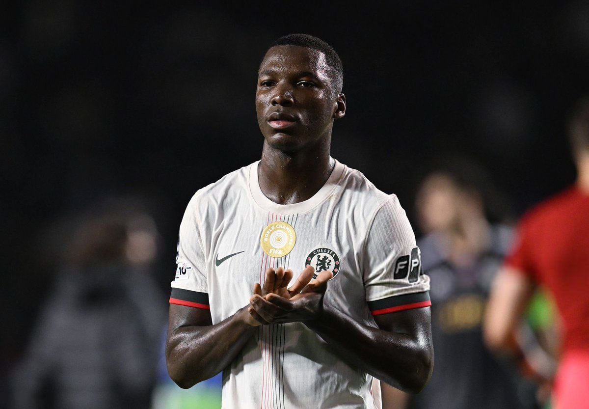 A_shm10's tweet image. لجنة الاستقطاب في مفاوضاتها للاعب كايسيدو محور نادي تشيلسي لنادي الهلال .

نسخة مع عدم التحية لكل شخص يقول ان مافي دعم للاندية ومافي صفقات كبيرة