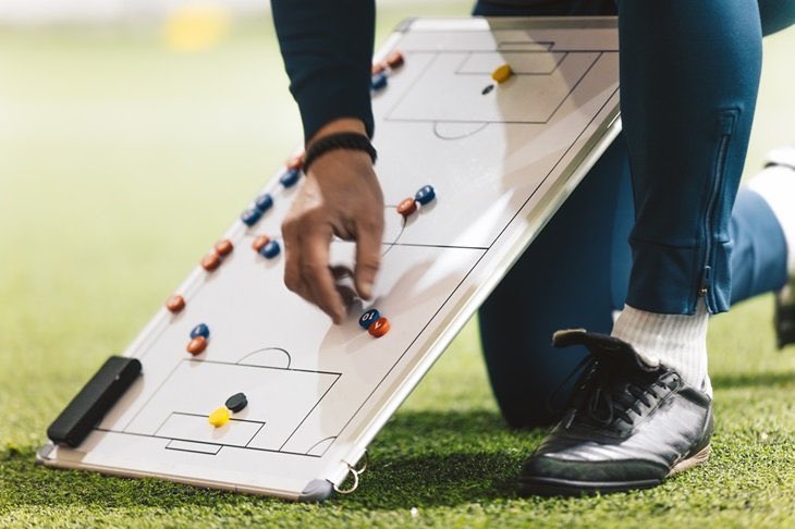 Most teams don’t lose because of tactics.
They lose because players don’t understand why they’re doing something.

Coaching is teaching decision-making, not just drills.