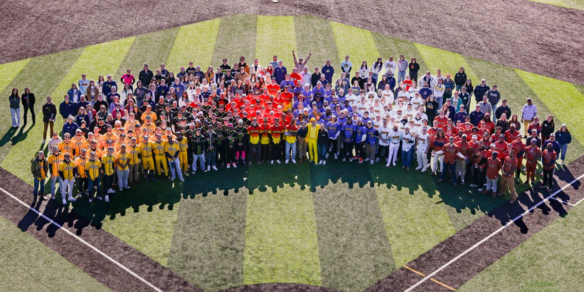 Your Bananas Ball teams and staff are ready for the 2026 season😎