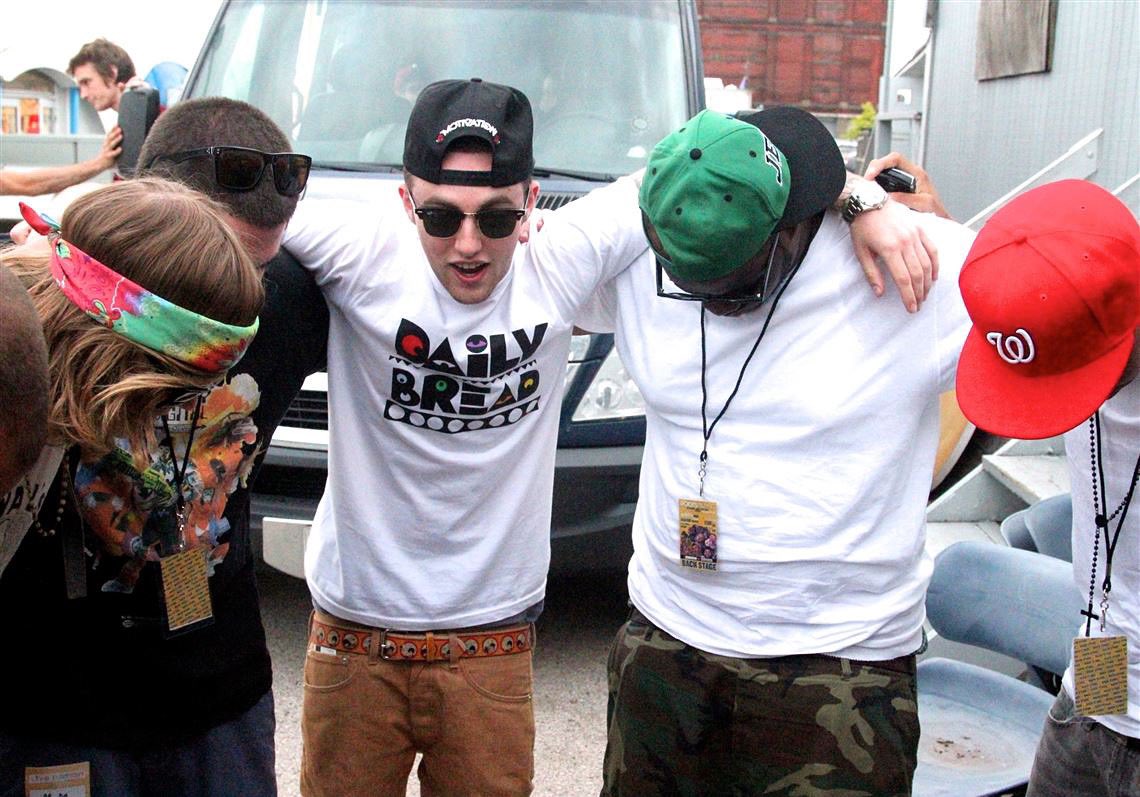 dailybreadpa's tweet image. Happy Birthday, Mac 🎉 Shit sucks without you here but everyone still loves you and bumps your music daily. Thanks for blessing the world with your art - we’ll keep repping you forever. 🫡