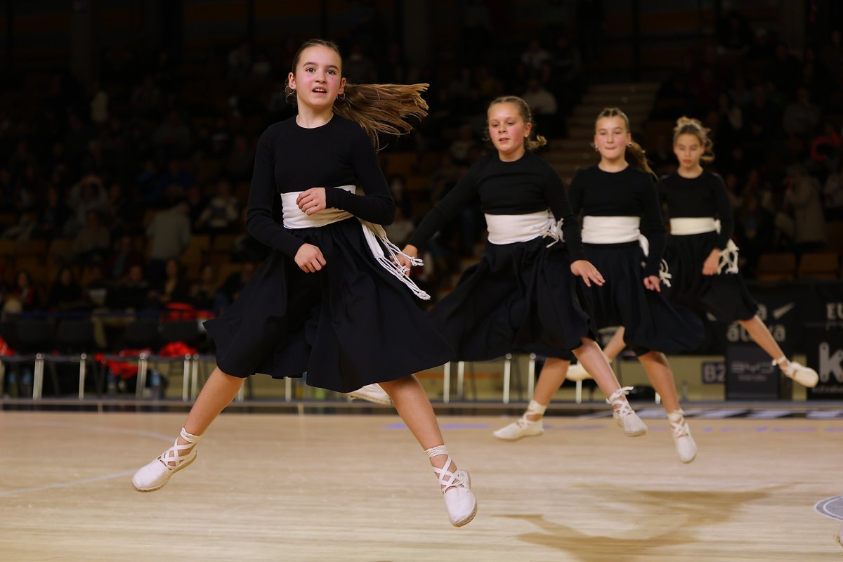 Este finde disfrutamos de dos actuaciones espectaculares en el descanso 🔝

𝙀𝙨𝙠𝙚𝙧𝙧𝙞𝙠 𝙖𝙨𝙠𝙤 𝙚𝙩𝙤𝙧𝙩𝙯𝙚𝙖𝙜𝙖𝙩𝙞𝙠 𝙅𝙚𝙞𝙠𝙞 𝘿𝙖𝙣𝙩𝙯𝙖 𝙏𝙖𝙡𝙙𝙚𝙖! 👏

📸 <a href="/dvizphoto/">dvizphoto</a> 

#ElLatidodeMendi #MendikoTaupada