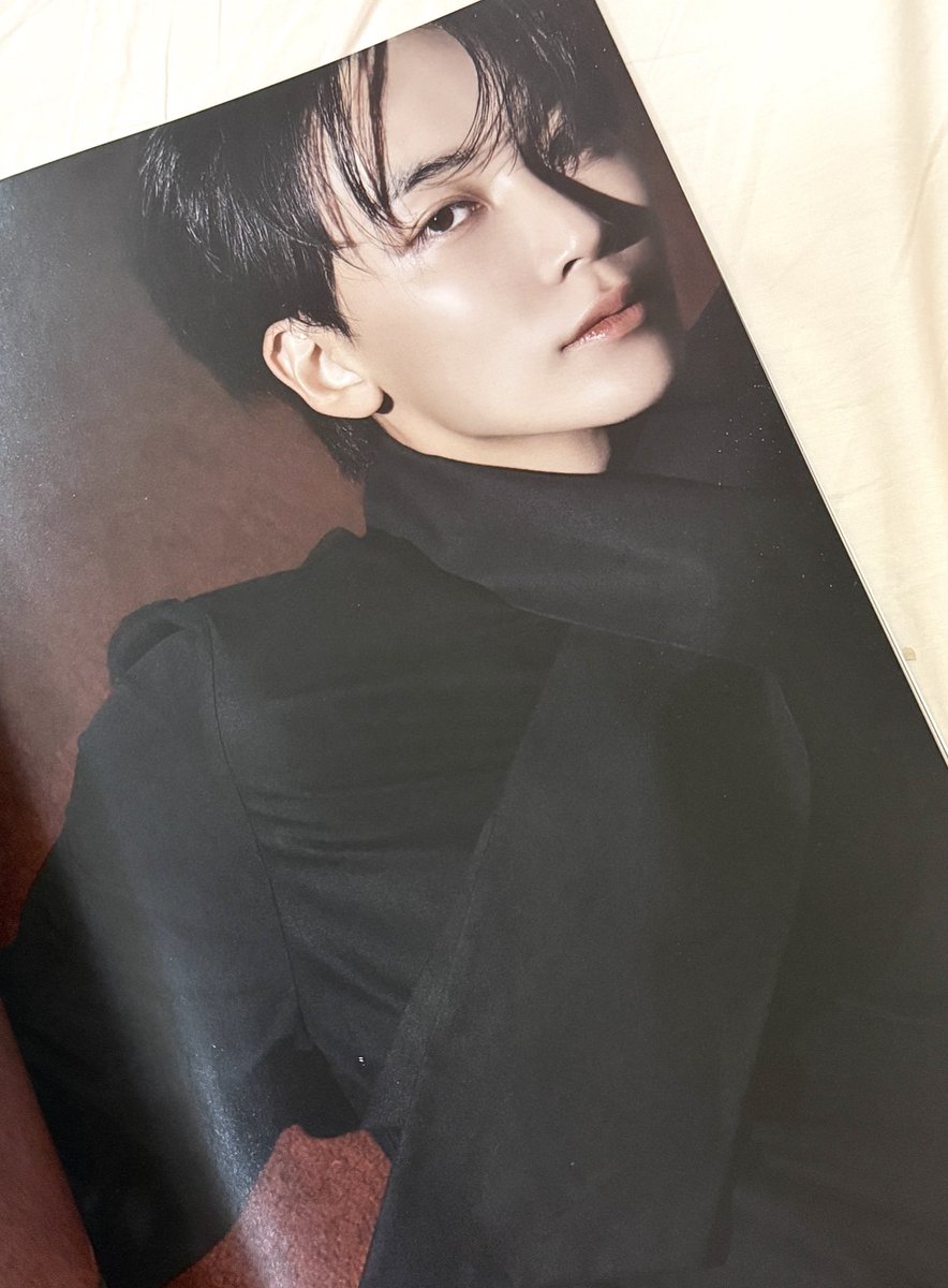 smolbun10_'s tweet photo. this entire photoshoot LORD https://t.co/lalLu6tnwj