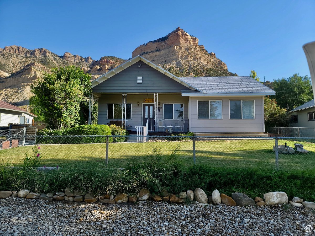 JacobBarlow's tweet photo. During the week of Jan 11 - Jan 17, 2026 there were 424 homes sold in Utah, they were on the market an average of 85 days, were listed at an average price of $730,835.00 and sold at an average price of $716,998.00.

- Jacob Barlow - Equity Real Estate https://t.co/mzRNnrAr6i