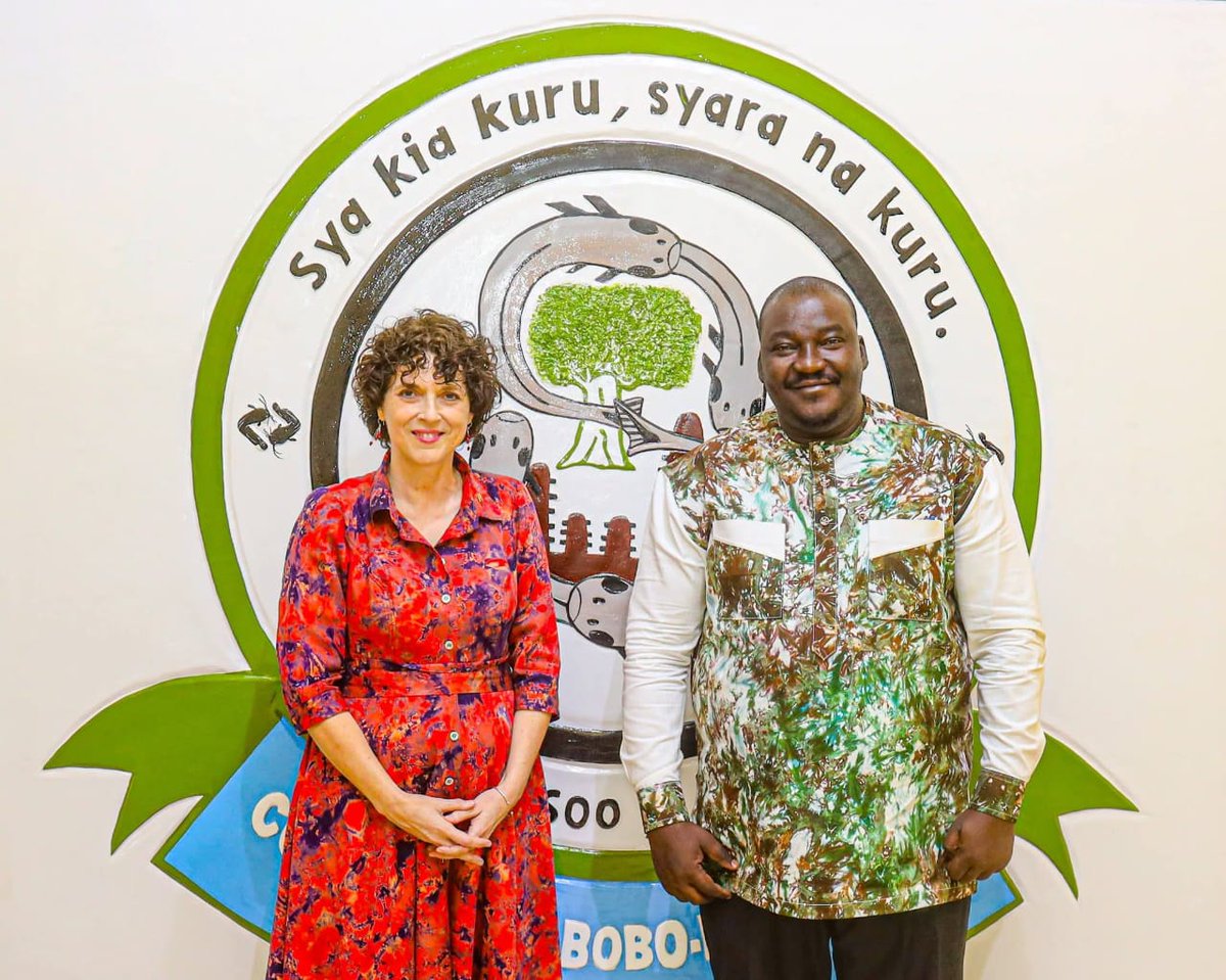 CanEmbBFA's tweet image. #CanadaAmbassadorInSya
This week, relive the highlights of the Ambassador’s visit to Bobo (Jan 16–19).
Sincere thanks to the Governor of the #GuirikoRegion, the President of the #CommunedeBobo Special Delegation, and esteemed traditional leaders for their warm welcome. 
🇨🇦🤝🇧🇫