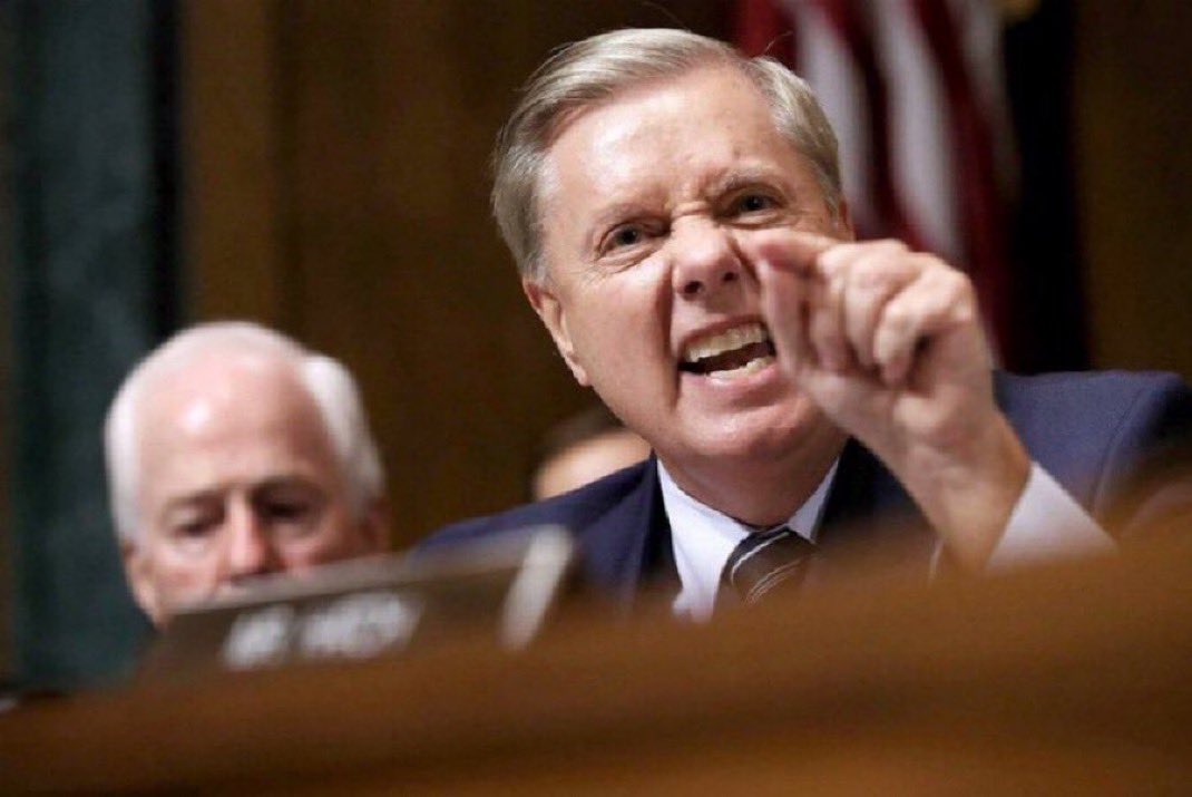 NewsNow4USA's tweet image. 🚨🚨🚨السيناتور الأمريكي غراهام:

"إذا استمر الجيش السوري في التقدم شمالاً باتجاه الرقة، فسأضغط من أجل إعادة فرض عقوبات قانون قيصر بشكل مشدد."