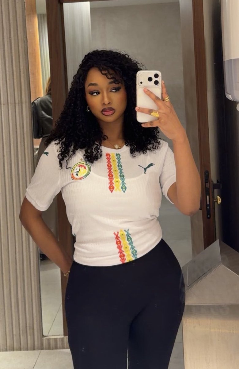 Just look at us 😻