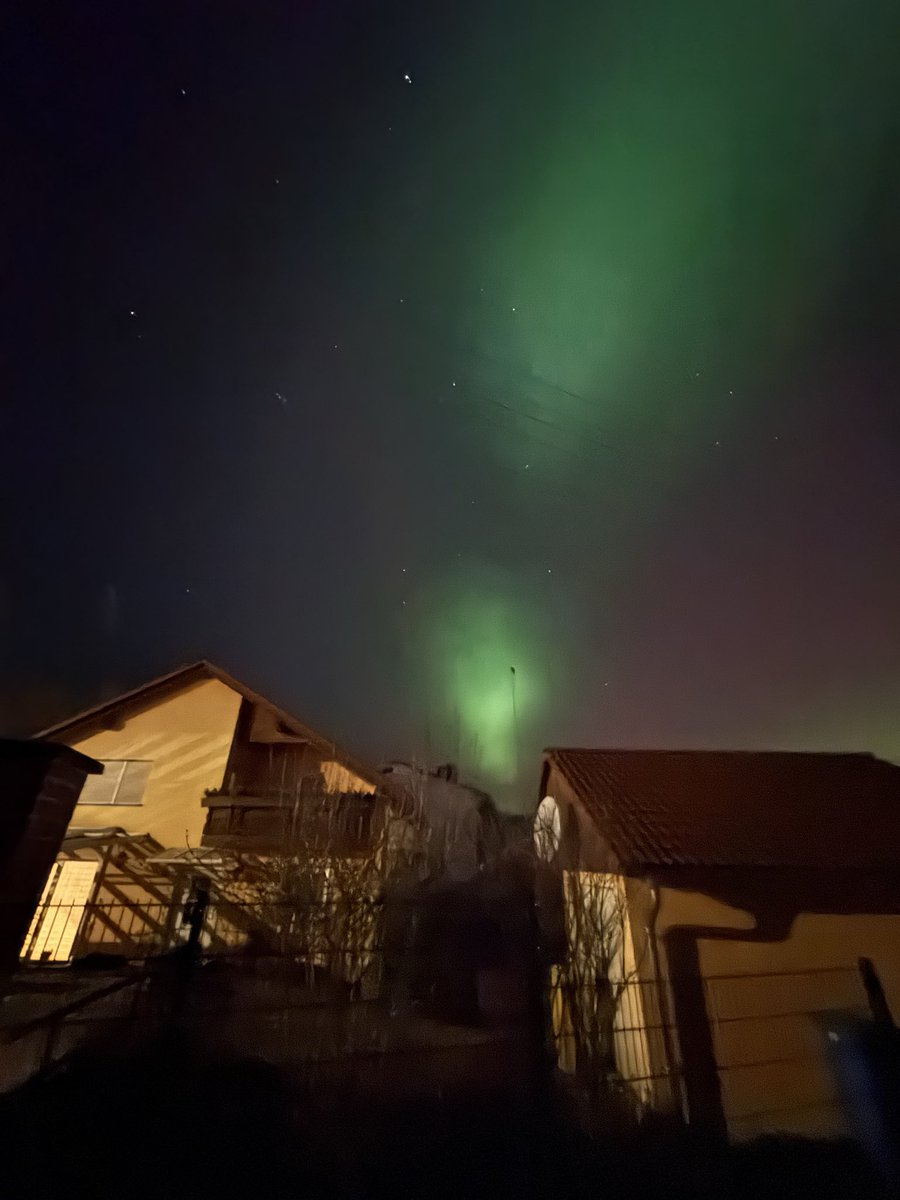Atu36692602's tweet photo. #polarlichter #auroraboreale #jena #Deutschland https://t.co/duAYLHTfBl