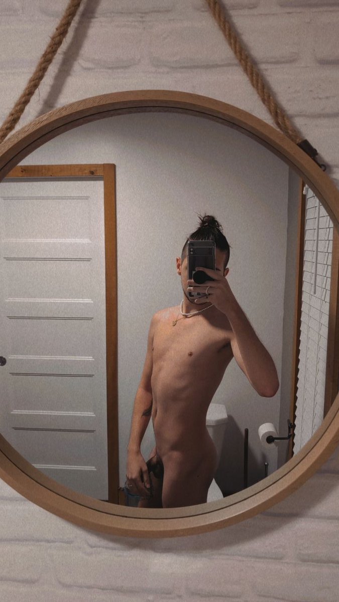 Mirror check: naked as fuck, feeling good. Like it or nah? 😽

#gaytwink #gaybottom #gaytop
