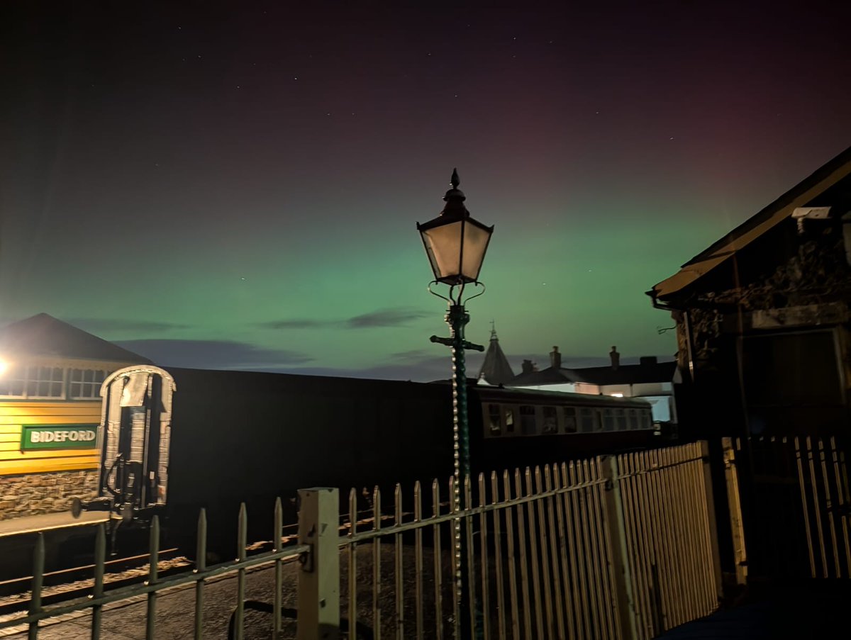 Wheretoexplore2's tweet photo. Amazing Aurora in North Devon of all places #northernlights #northdevonaurora https://t.co/zOnEl3nJBf