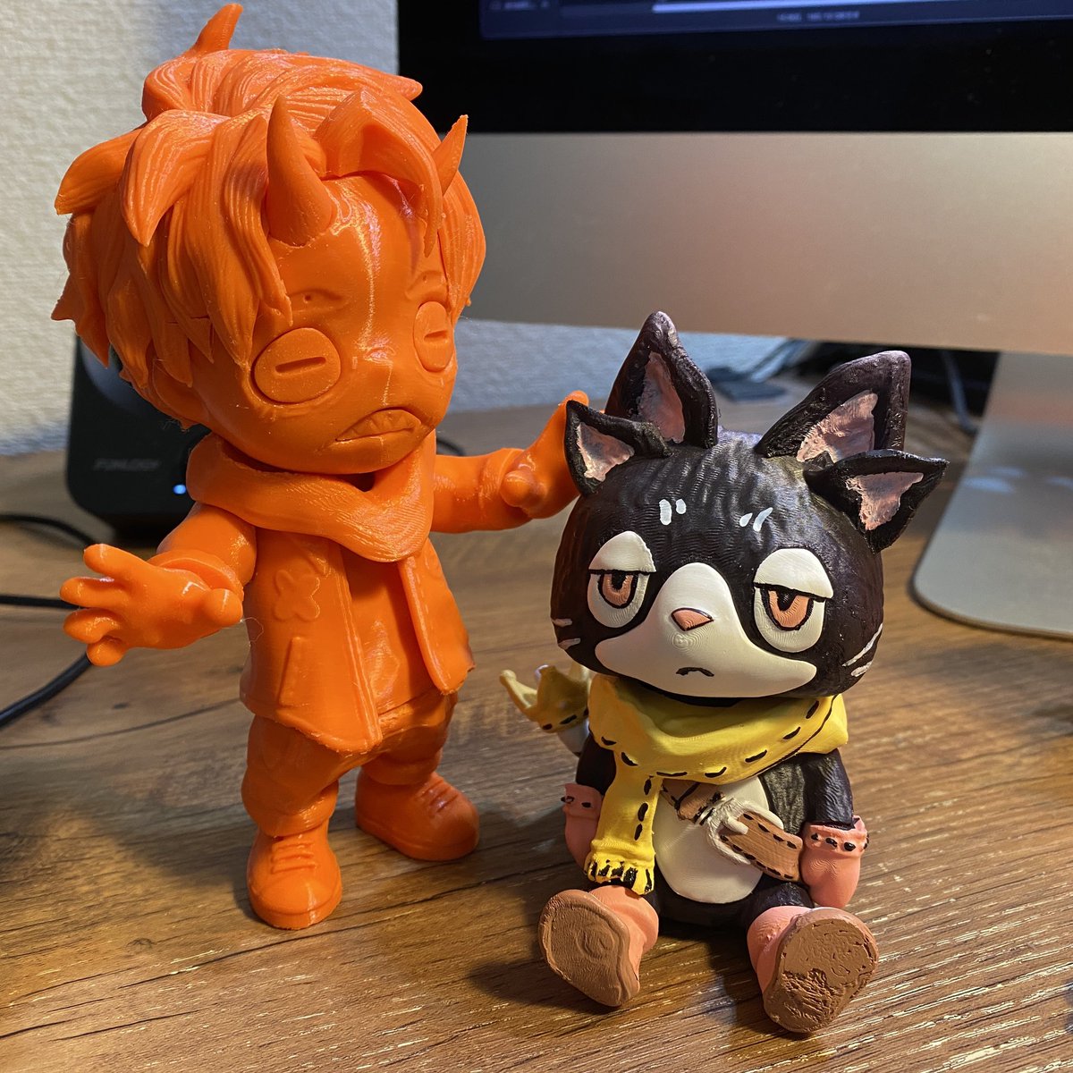 Nutcase_Factory's tweet photo. 前髪と後頭部と顔で分割したけど割り方が悪くて組み立てにくい！一度はめたら取れなくなった

眉毛と黒目も別パーツにしてたけど、細かすぎるからやめよ。

手と首は固定せずに動くようにしようかな https://t.co/Rcid9AgaHN
