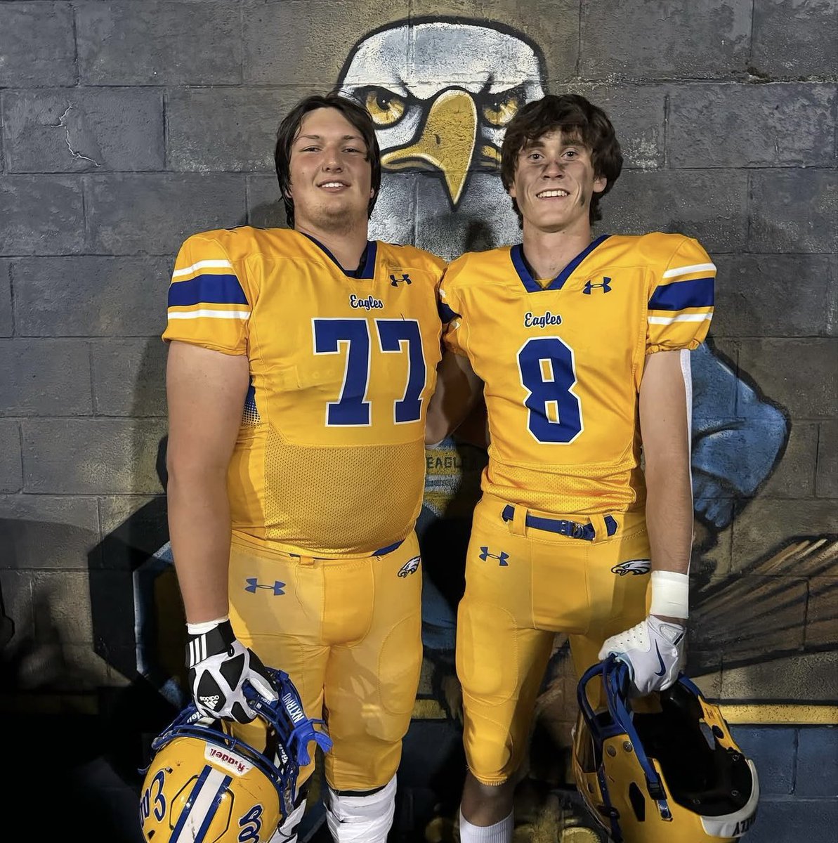 SandburgEagles's tweet photo. Good luck to our guy ‘25 Matt Marek and the IU Hoosiers @IndianaFootball tonight in the @CFBPlayoff National Championship! 

All of Orland Park and Sandburg Football is behind you! Go get em Matt! 

#FlyWithUs 🟡🔵🏈🦅 https://t.co/TiMGcci71H