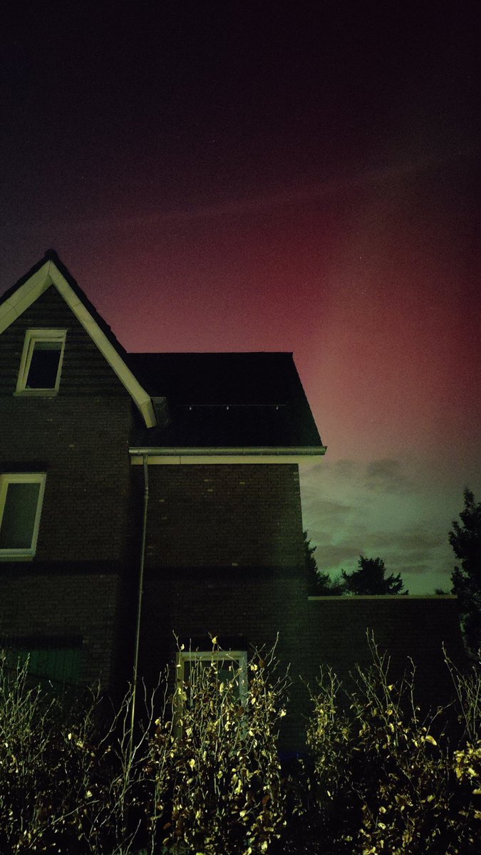 Janheij's tweet photo. #Aurora zichtbaar in  #Laag Soeren!! https://t.co/Jj8YwJ9o2B