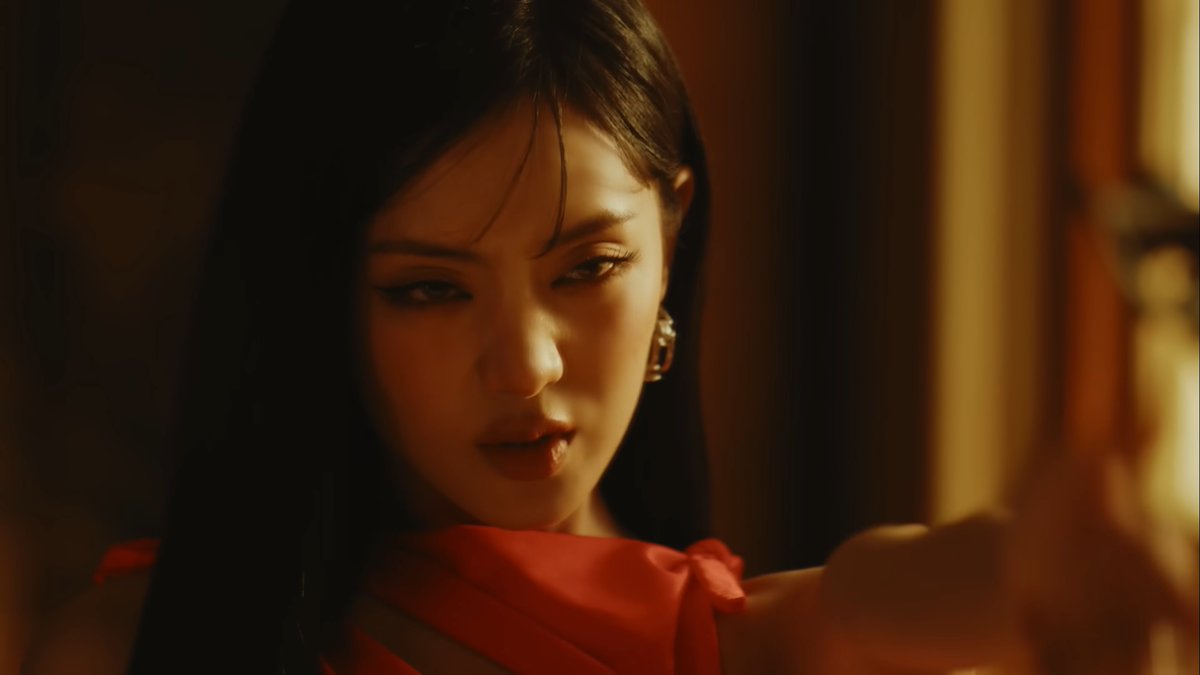 PopBase's tweet image. One year ago today, Minnie of i-dle released ‘Her.’