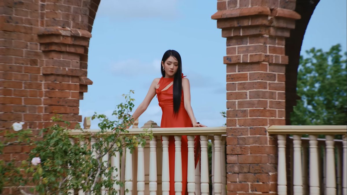 PopBase's tweet image. One year ago today, Minnie of i-dle released ‘Her.’