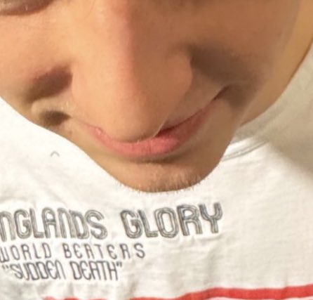 percabethhluv's tweet photo. eu achando que o walker tava brincando que tinha que fazer a barba pra gravar pq mesmo rala ela aparece na câmera mas é verdade msm meu deus https://t.co/EIPKSHqi5c