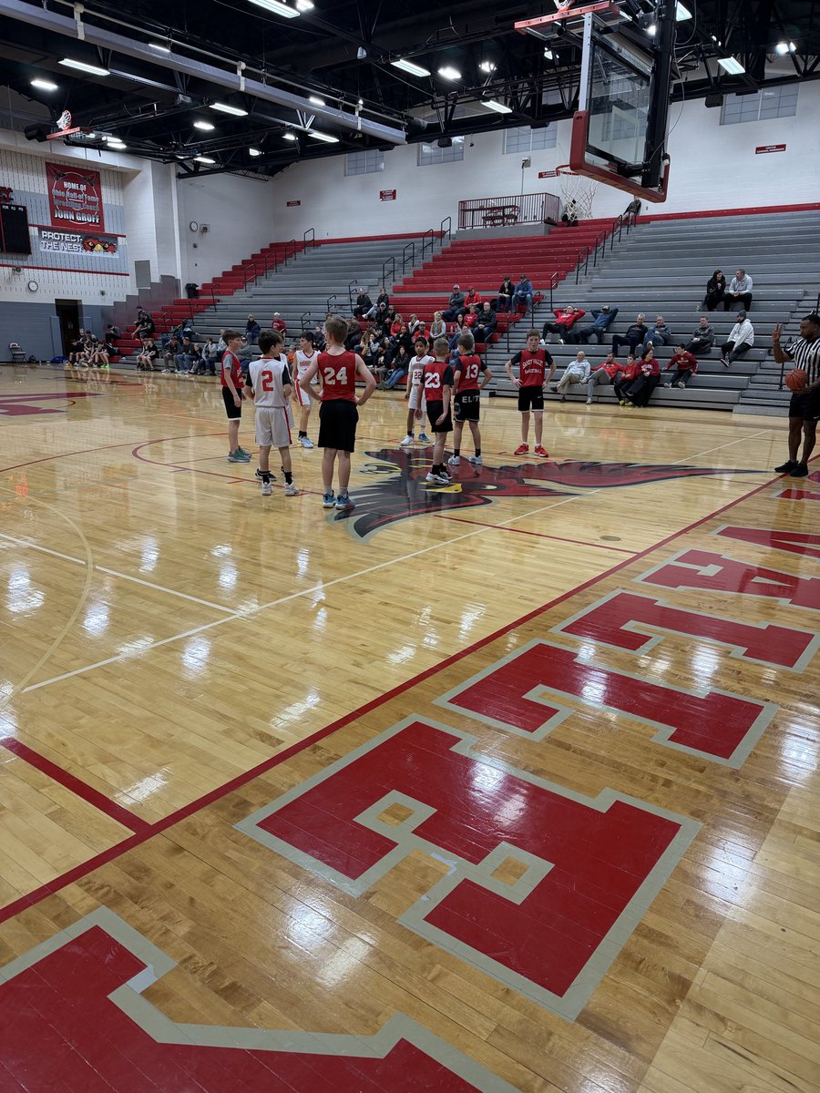 Sandy Valley Boys Basketball tweet media